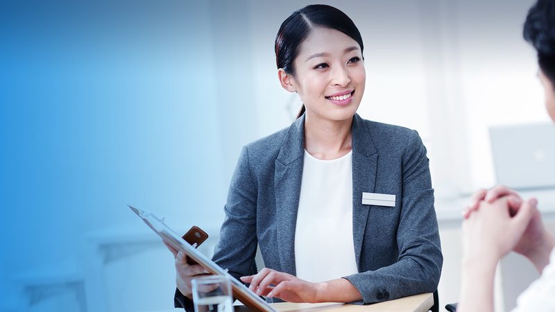 在报价单中，需要详细列出组织架构咨询服务的内容和交付物。这包括但不限于以下方面：